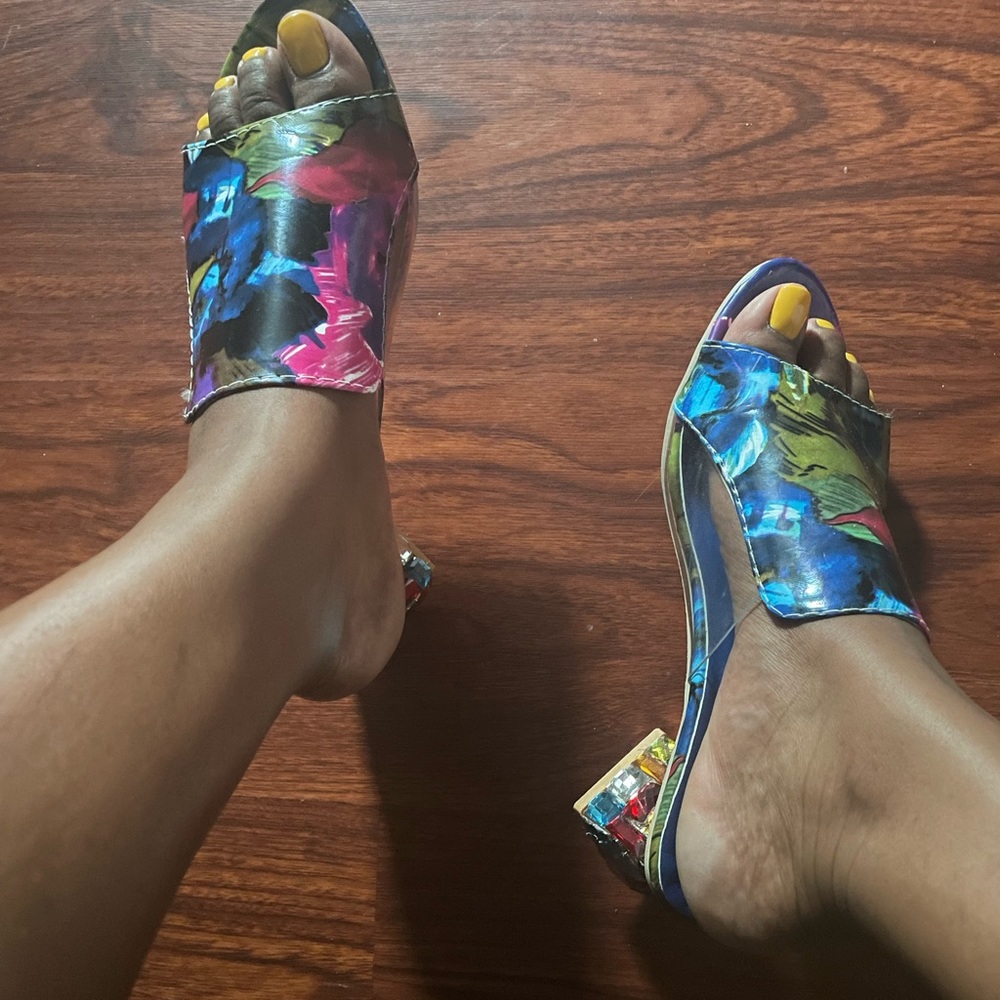 Heels - Picture 9 of 9